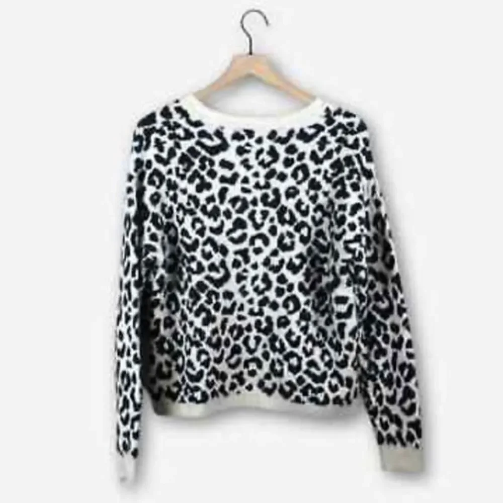 Yet‎ Again Leopard Cropped Sweater Size Small Black/White